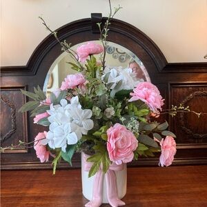 Elegant Pink and White Floral Arrangement in Ceramic Vase